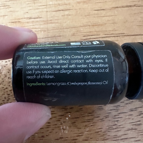 💙4/$20 Handcraft Lemongrass Essential Oil - Picture 5 of 5
